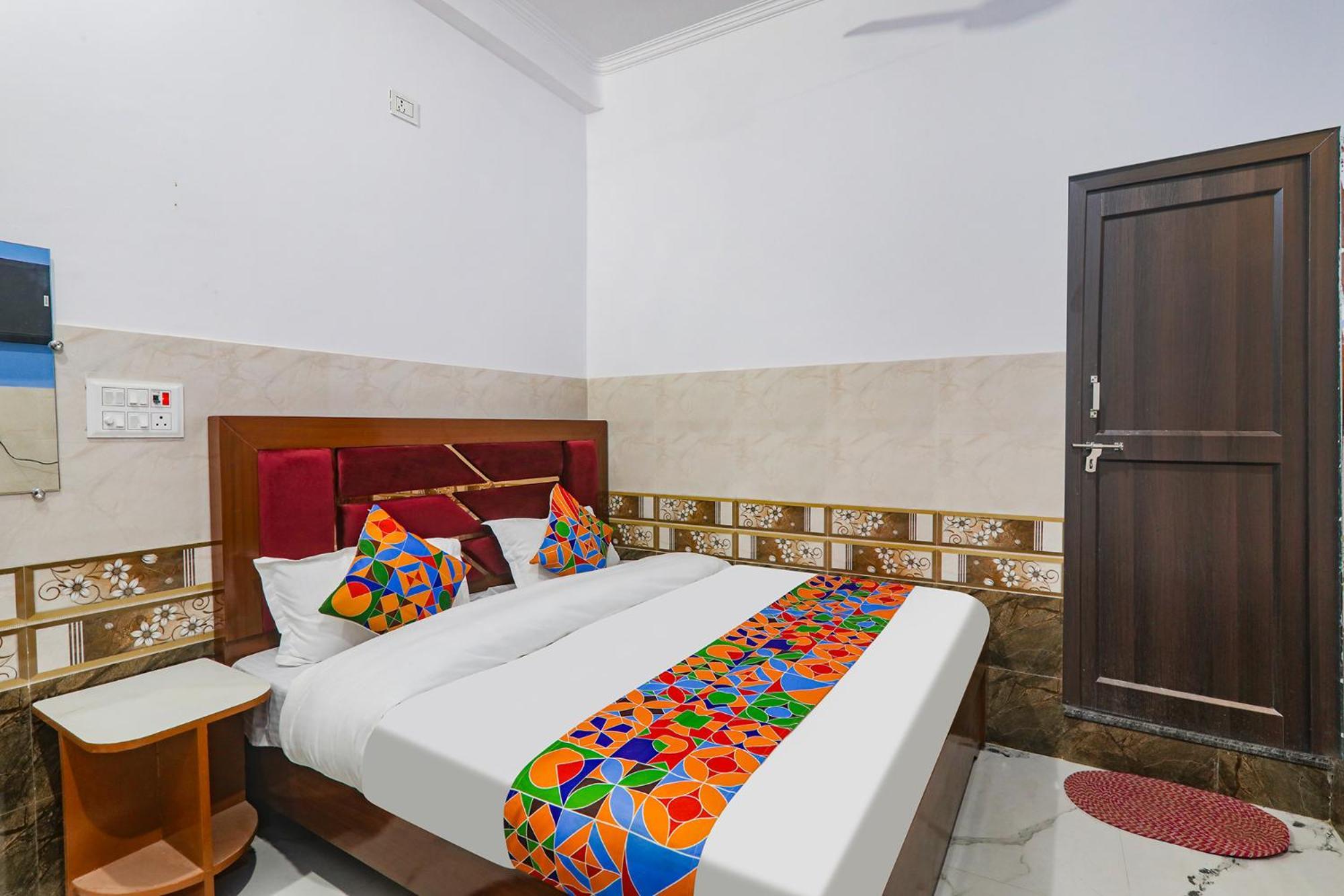 Hotel Fabexpress Shree Siya Raman - 500M From Shri Ram Janam Bhumi à Ayodhya Extérieur photo