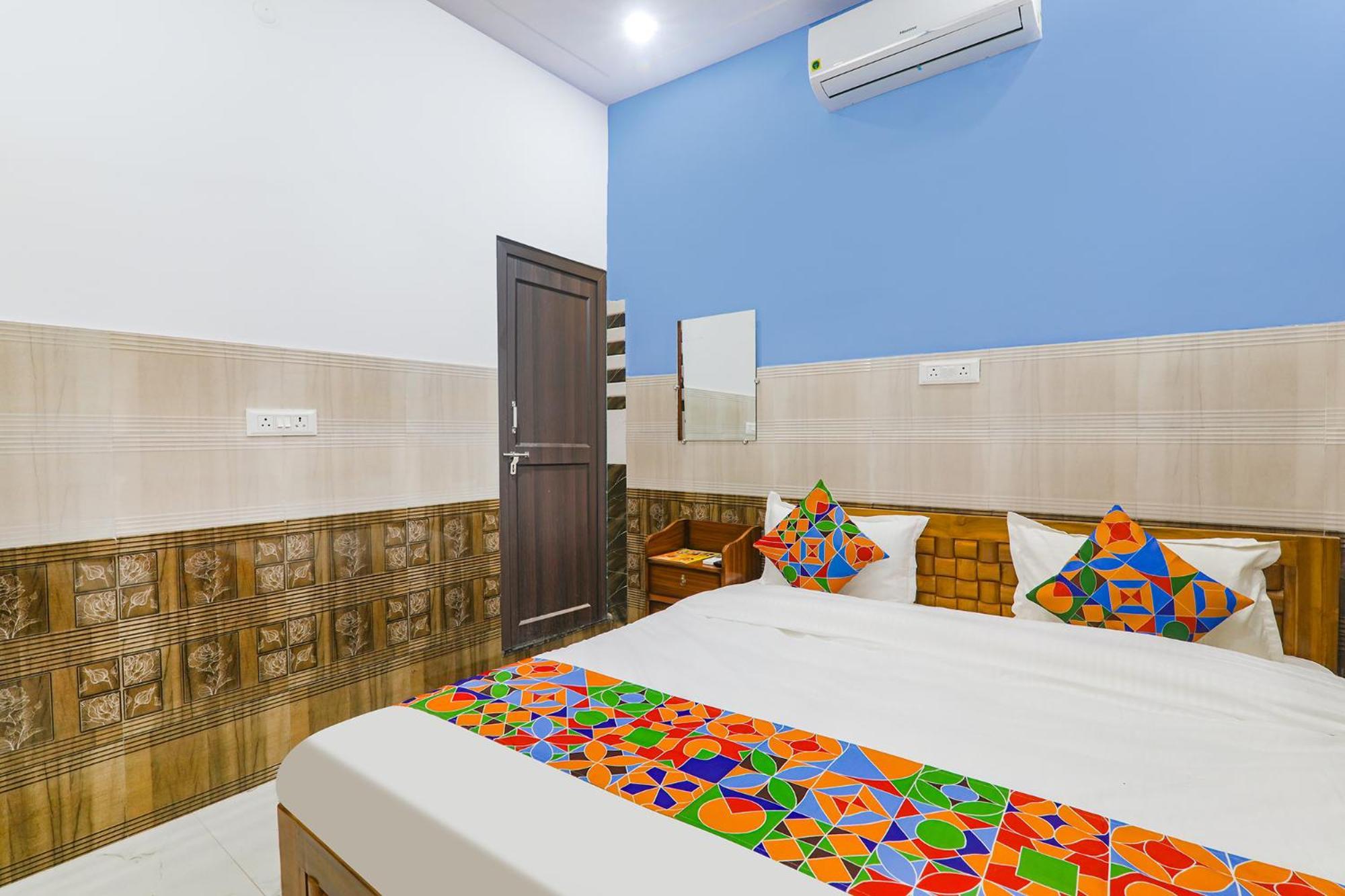 Hotel Fabexpress Shree Siya Raman - 500M From Shri Ram Janam Bhumi à Ayodhya Extérieur photo