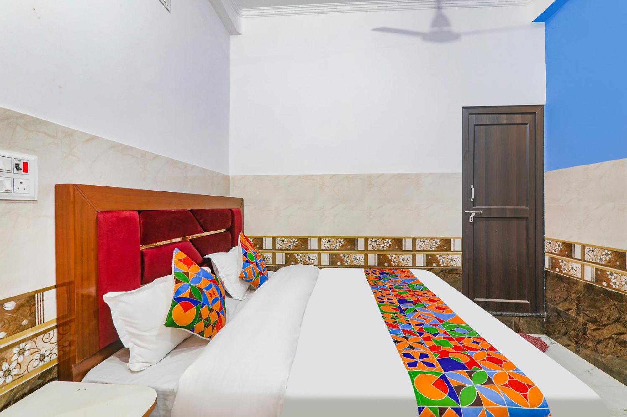 Hotel Fabexpress Shree Siya Raman - 500M From Shri Ram Janam Bhumi à Ayodhya Extérieur photo