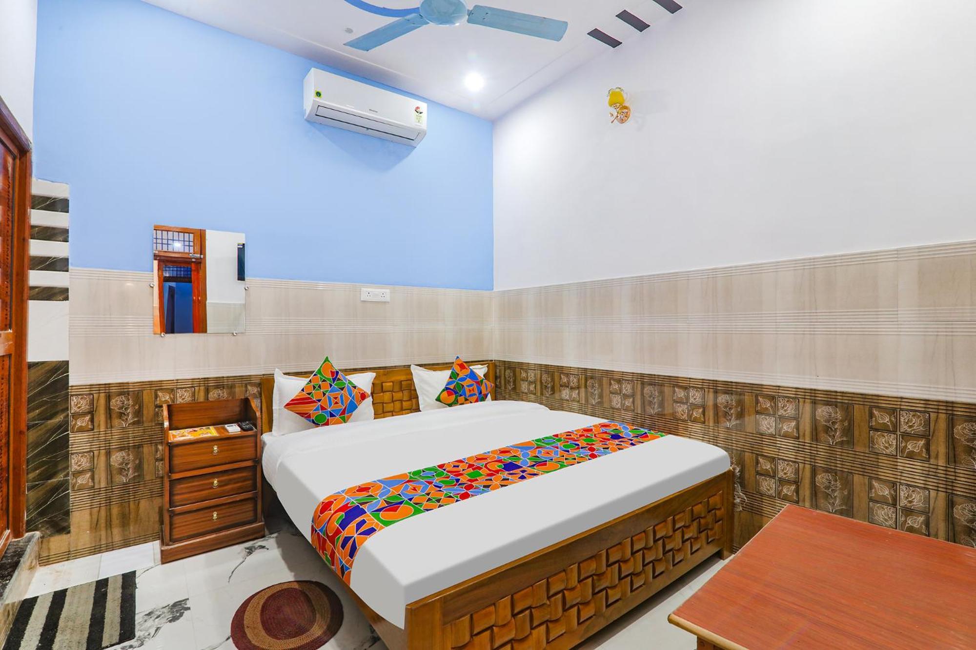 Hotel Fabexpress Shree Siya Raman - 500M From Shri Ram Janam Bhumi à Ayodhya Extérieur photo