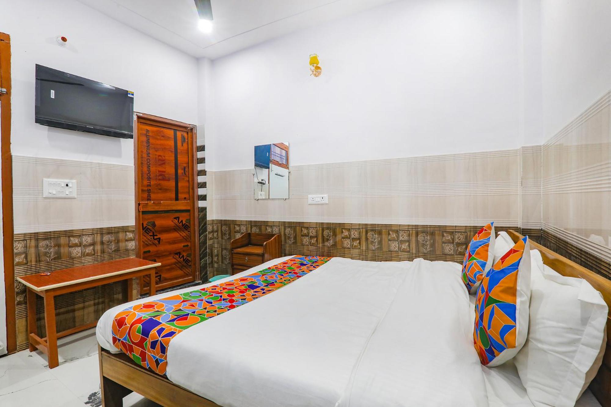 Hotel Fabexpress Shree Siya Raman - 500M From Shri Ram Janam Bhumi à Ayodhya Extérieur photo