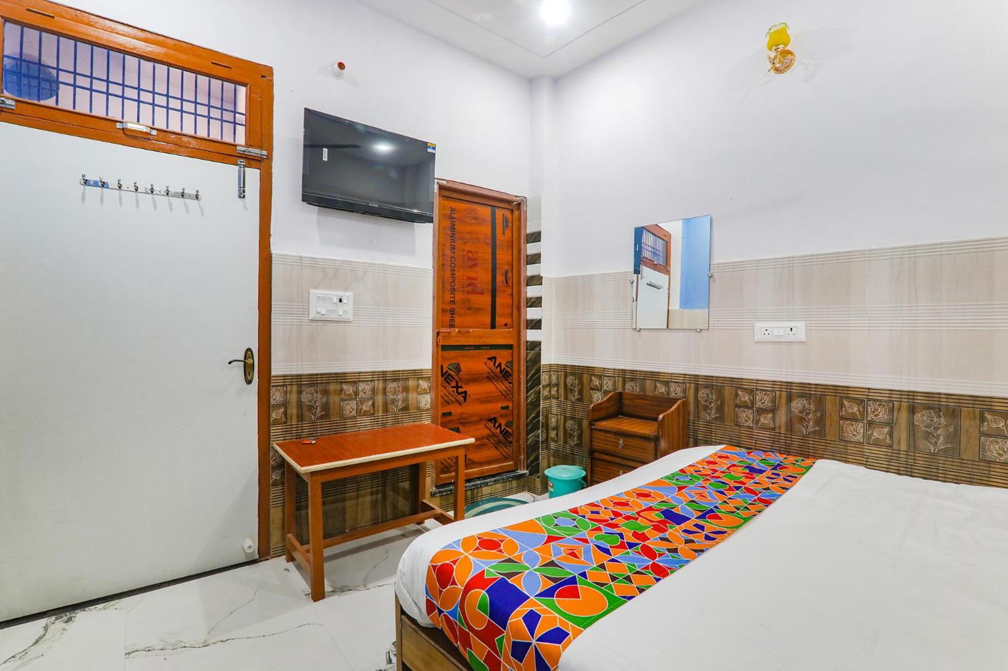 Hotel Fabexpress Shree Siya Raman - 500M From Shri Ram Janam Bhumi à Ayodhya Extérieur photo